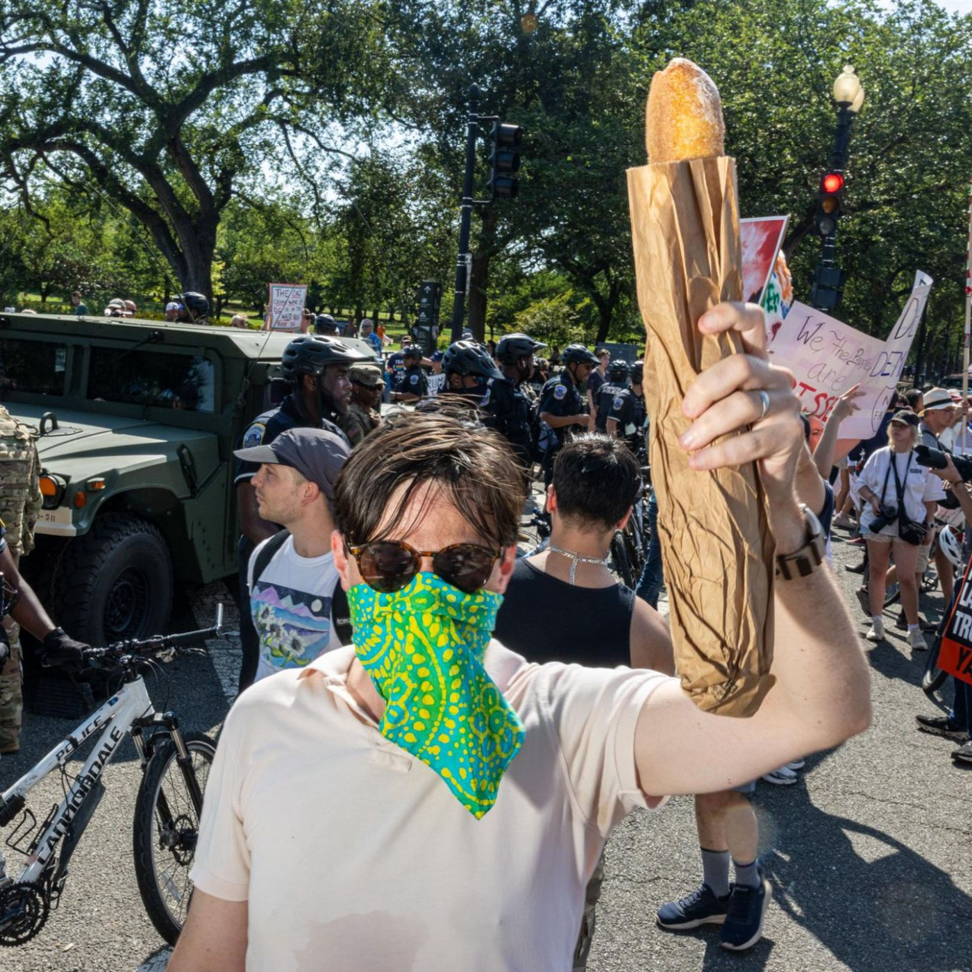 Der "Sandwich Guy" wird zum Symbol der Proteste gegen Trump
