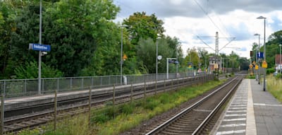 Iraker soll 16-Jährige vor Zug gestoßen haben – Gericht wirft Ausländerbehörde Fehler vor