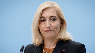 Warken will Klinik-Atlas einstellen und verteidigt Krankenhausreform