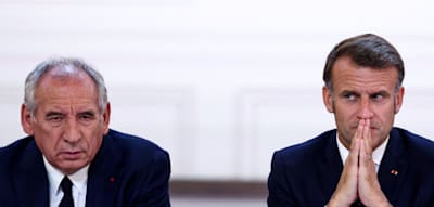 Frankreichs Premier verliert Vertrauensabstimmung – Mélenchon fordert Macrons Rücktritt