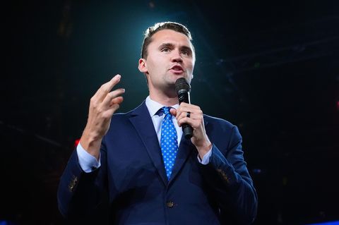 Charlie Kirk sprach über Waffengewalt. Dann traf ihn ein Schuss