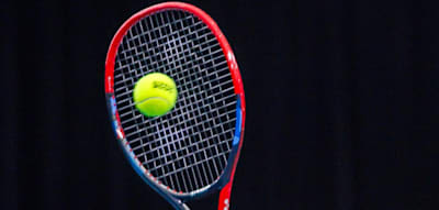 Vom Tennisplatz ins Krankenhaus – wie ein Match zweier Rentner völlig eskaliert