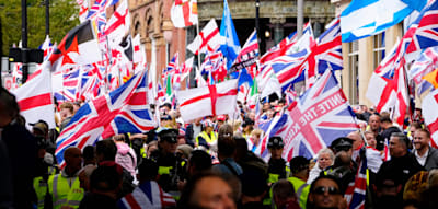 Mehr als 100.000 Teilnehmer bei Anti-Migrations-Demo in London – AfD-Politiker unter den Rednern