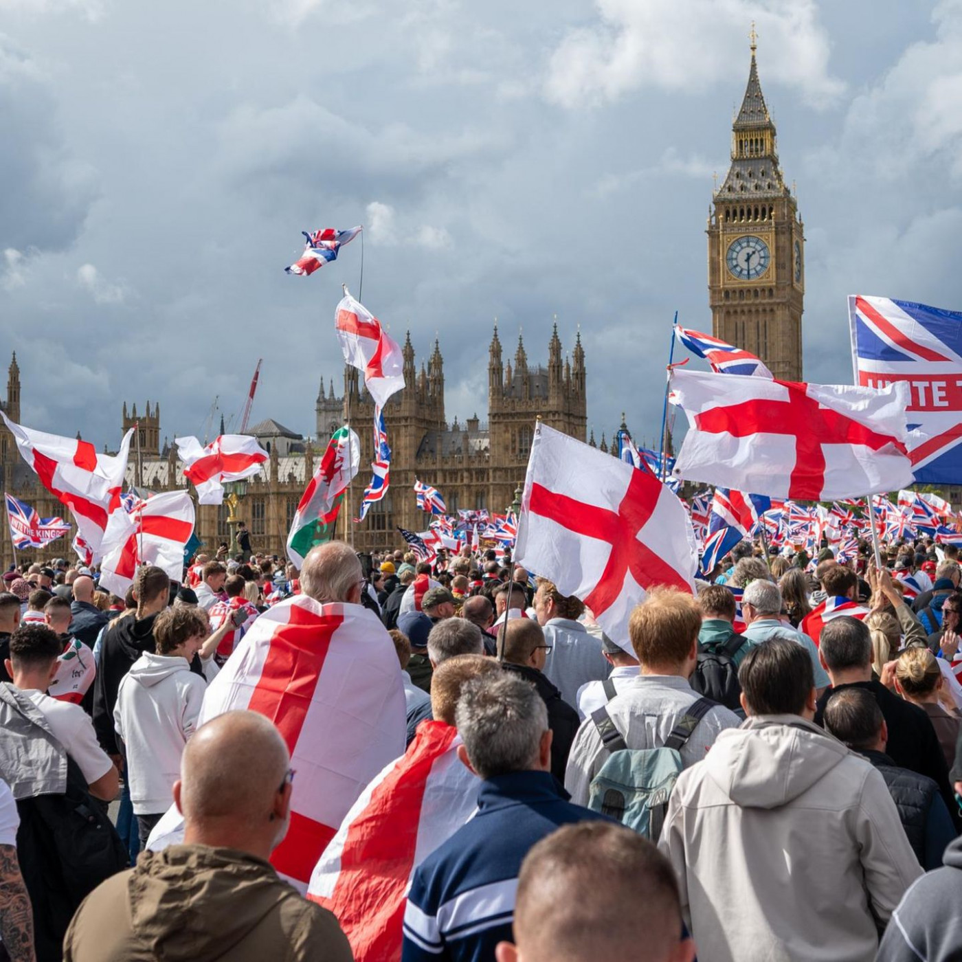 Mehr als 100.000 Menschen bei rechter Demo in London – Elon Musk virtuell dabei