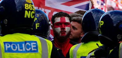 „Gefährliche Sprache“ – Britische Regierung rügt Musks Aussagen auf Anti-Migrations-Demo