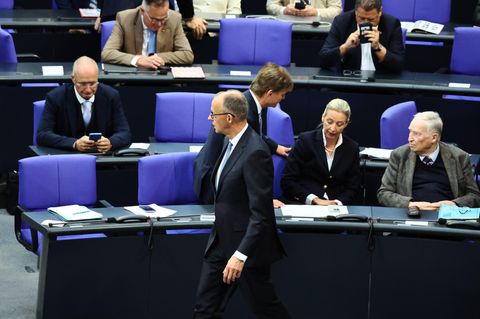 Politische Stimmung: AfD und Union gleichauf, Grüne im Aufwind