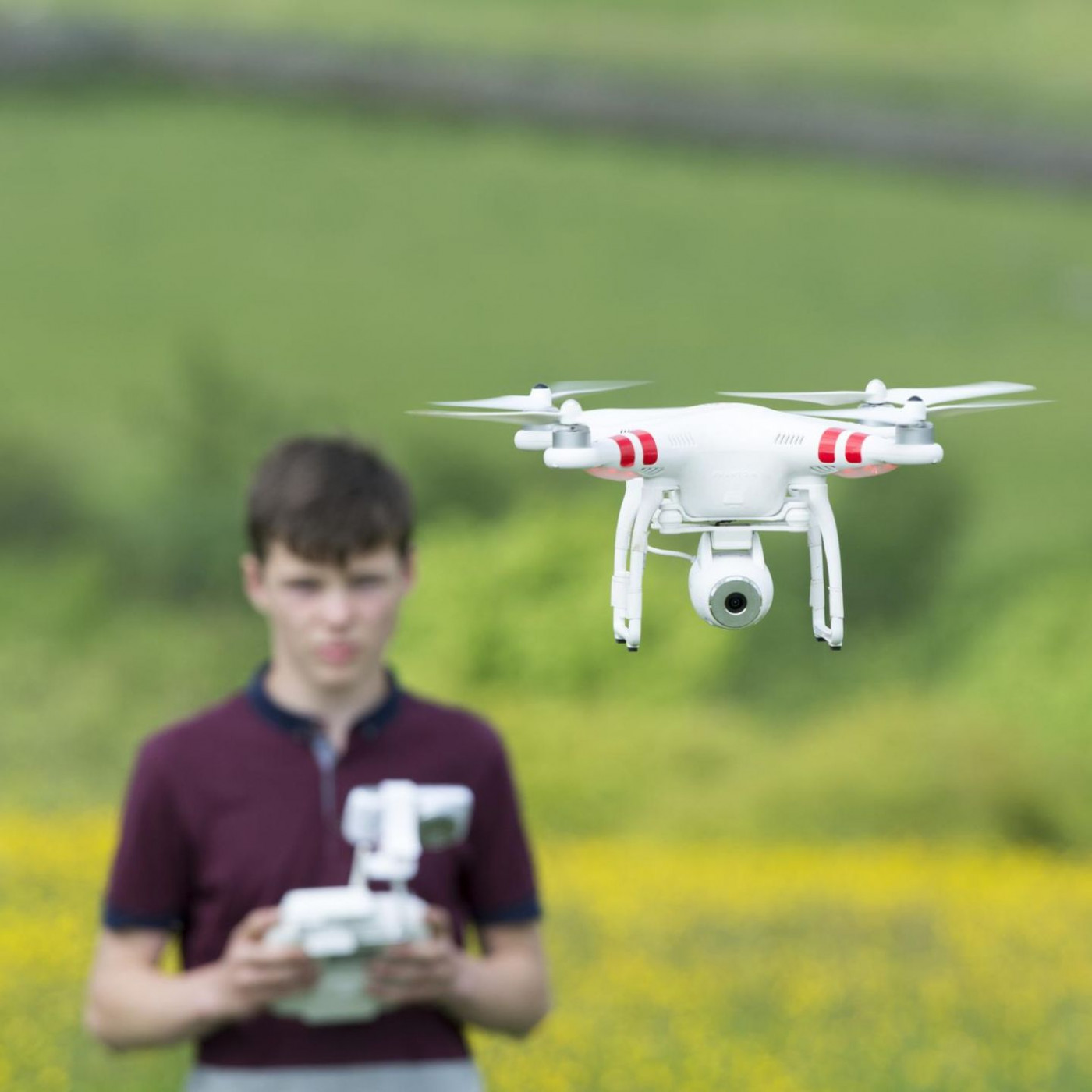 Schüler in Litauen lernen erstmals Fliegen von Drohnen