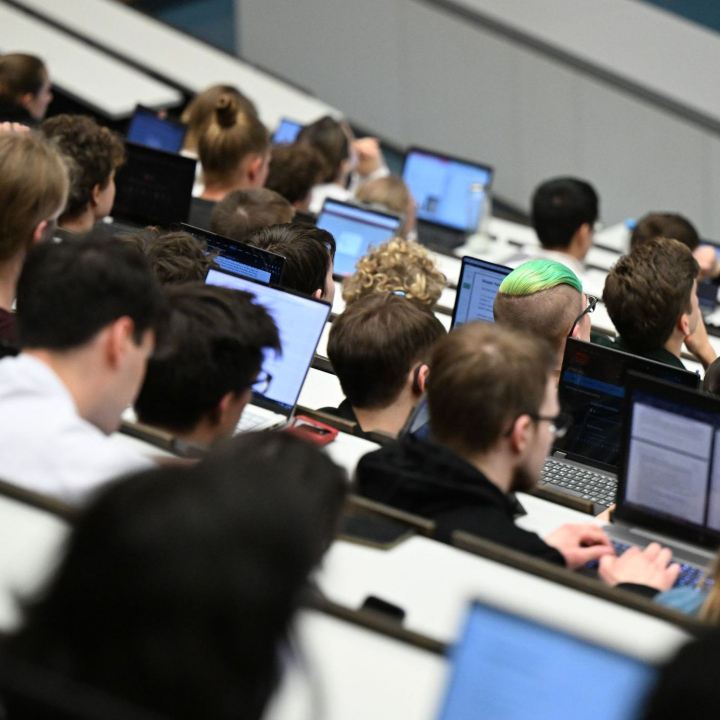 Zahl der Hochschulabschlüsse steigt leicht