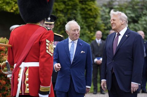 So pompös empfingen die Royals Donald Trump