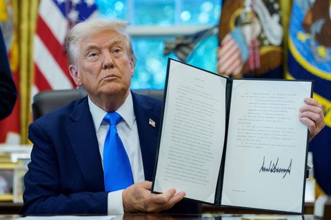Trump erhöht Visa-Gebühren für Fachkräfte auf 100.000 Dollar