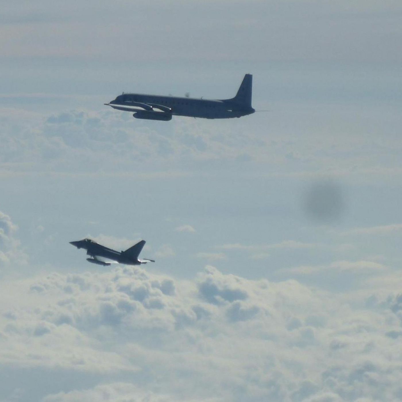 Russische Militärmaschine über der Ostsee ruft Eurofighter auf den Plan
