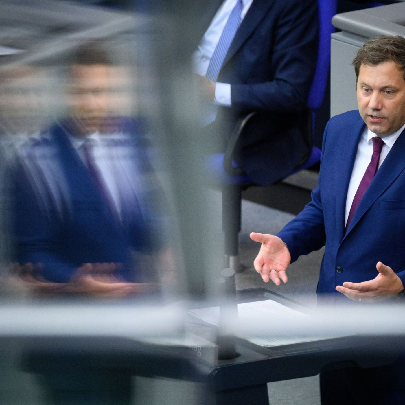 Vizekanzler stimmt auf "unbequeme Entscheidungen" ein