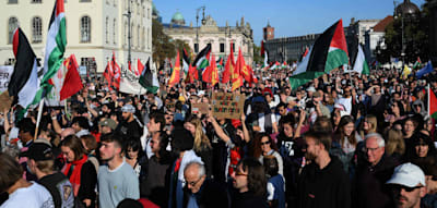 Gaza-Demonstrationen ziehen durch Berlin – Polizei mit Großaufgebot im Einsatz