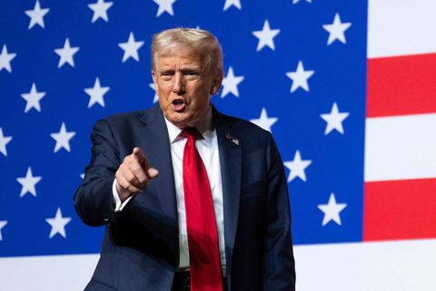 Expertin über Trumps Militärgipfel: "Wie ein Freifahrtschein für Gewalt"