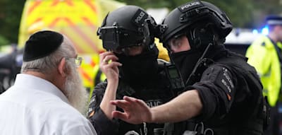 Terroranschlag auf Synagoge in Manchester – Angreifer wohl identifiziert, zwei Festnahmen