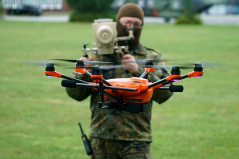 Zu wenig, zu langsam: Militärexperte drängt auf raschere Aufrüstung