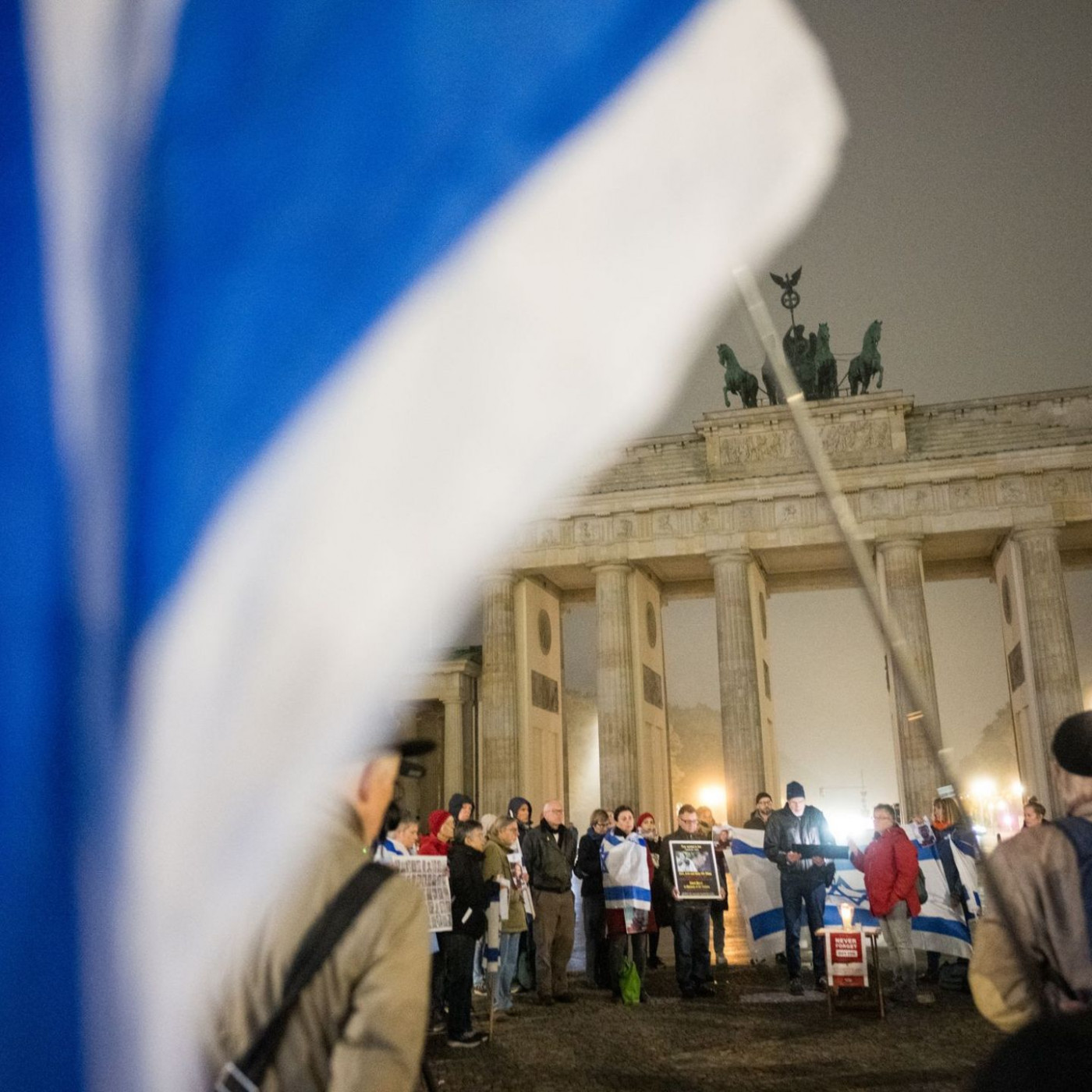 Gedenken in Berlin: Namen der Opfer vom 7. Oktober verlesen