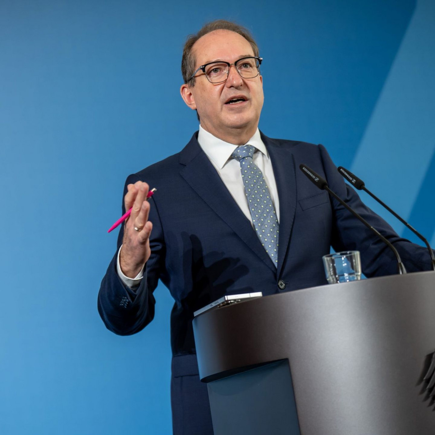 Dobrindt: Drohnenabwehreinheit und -zentrum noch dieses Jahr