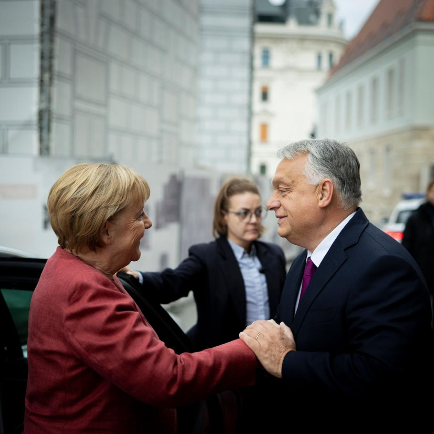 Die seltsame Beziehung zwischen Angela Merkel und Viktor Orbán