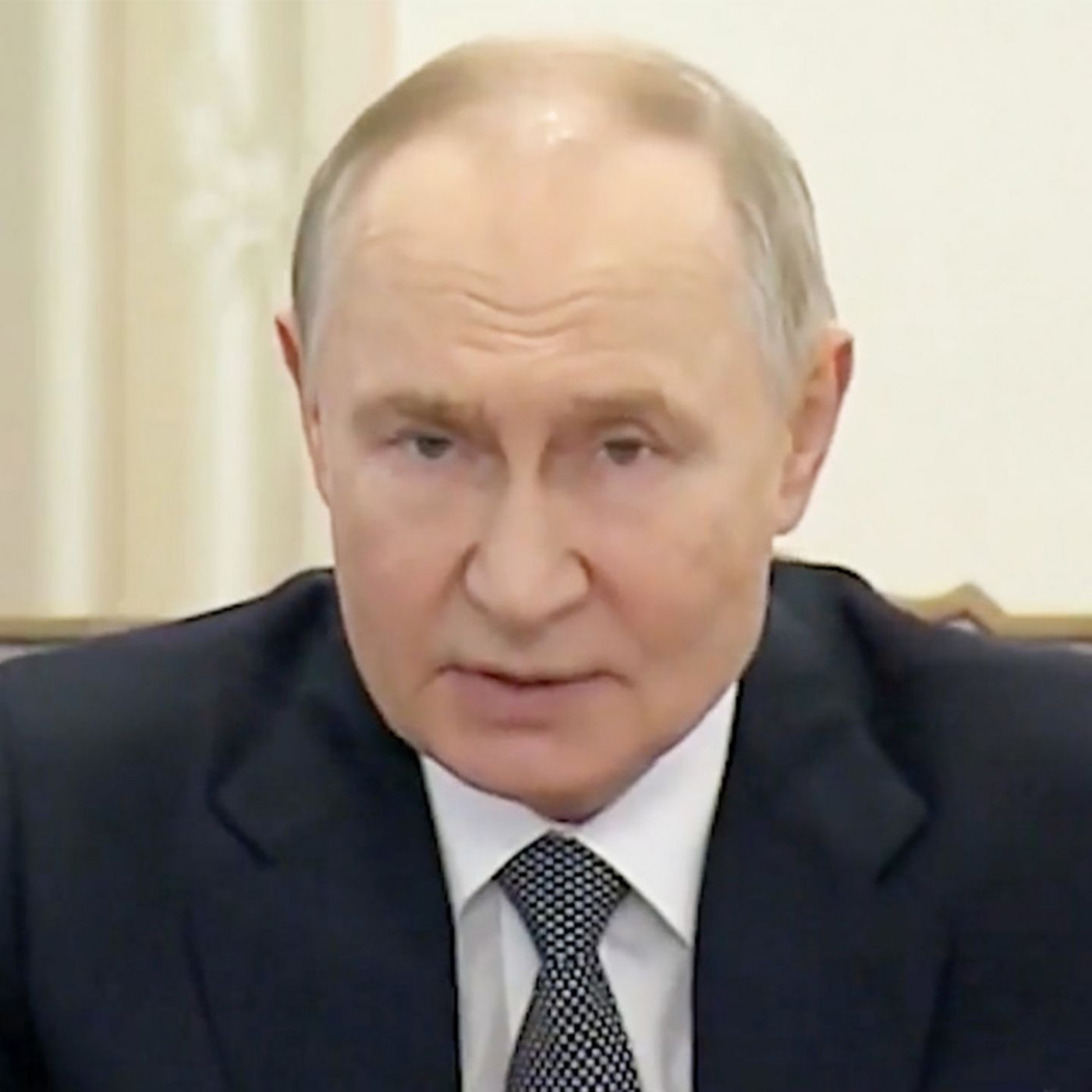 Putin räumt Fehler nach Flugzeugabsturz mit 38 Toten ein