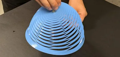 Der Fallschirm der Zukunft nach Kirigami-Art