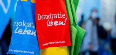 Ministerien lassen mehr als 1000 NGOs durch Verfassungsschutz überprüfen