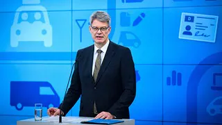 Verkehrsminister Schnieder will Führerschein günstiger machen