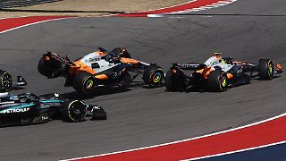 McLaren-Rivalen schießen sich im Sprint gegenseitig von der Strecke