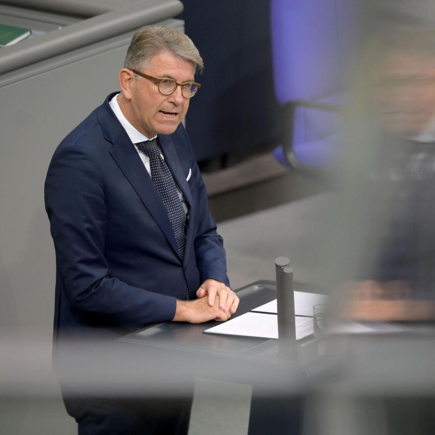 Staatsminister Weimer unter Druck – Schützenhilfe von Nouripour