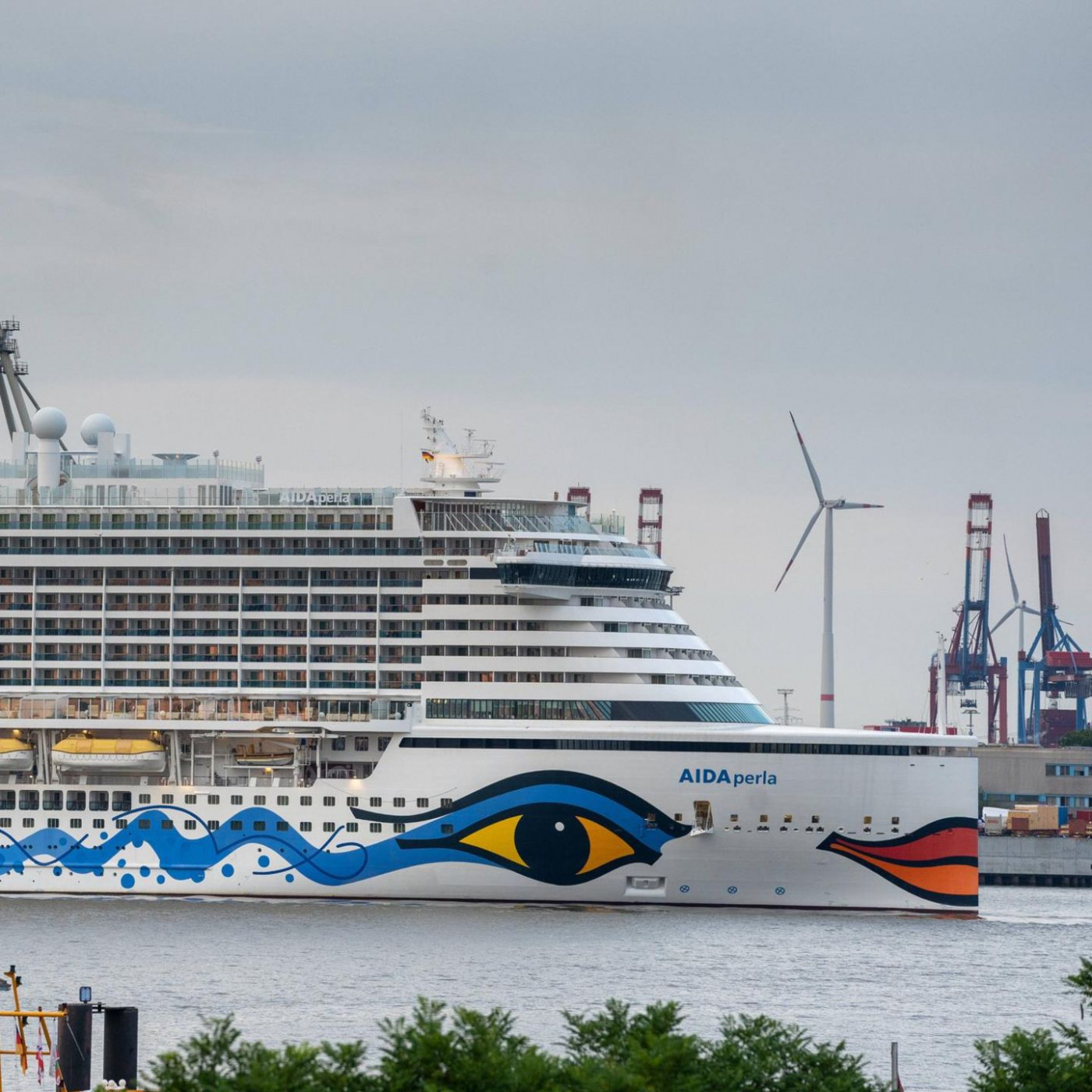 Schnell nach Hamburg: "Aida Perla" ändert wegen Sturmtiefs Route