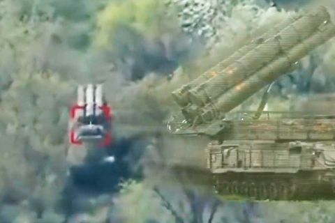 Ukrainer zerstören russisches Buk-M3-Raketensystem