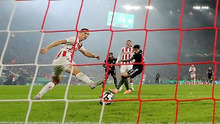 Ein irreguläres Tor bringt dem FC Bayern die Wende