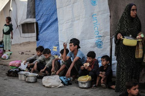 "Zutiefst inhuman": Politiker und Jüdische Gemeinden drängen auf Hilfe