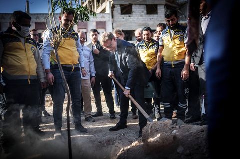 "Erinnert an Deutschland von 1945": Wadephul besucht zerbombte Vororte in Syrien