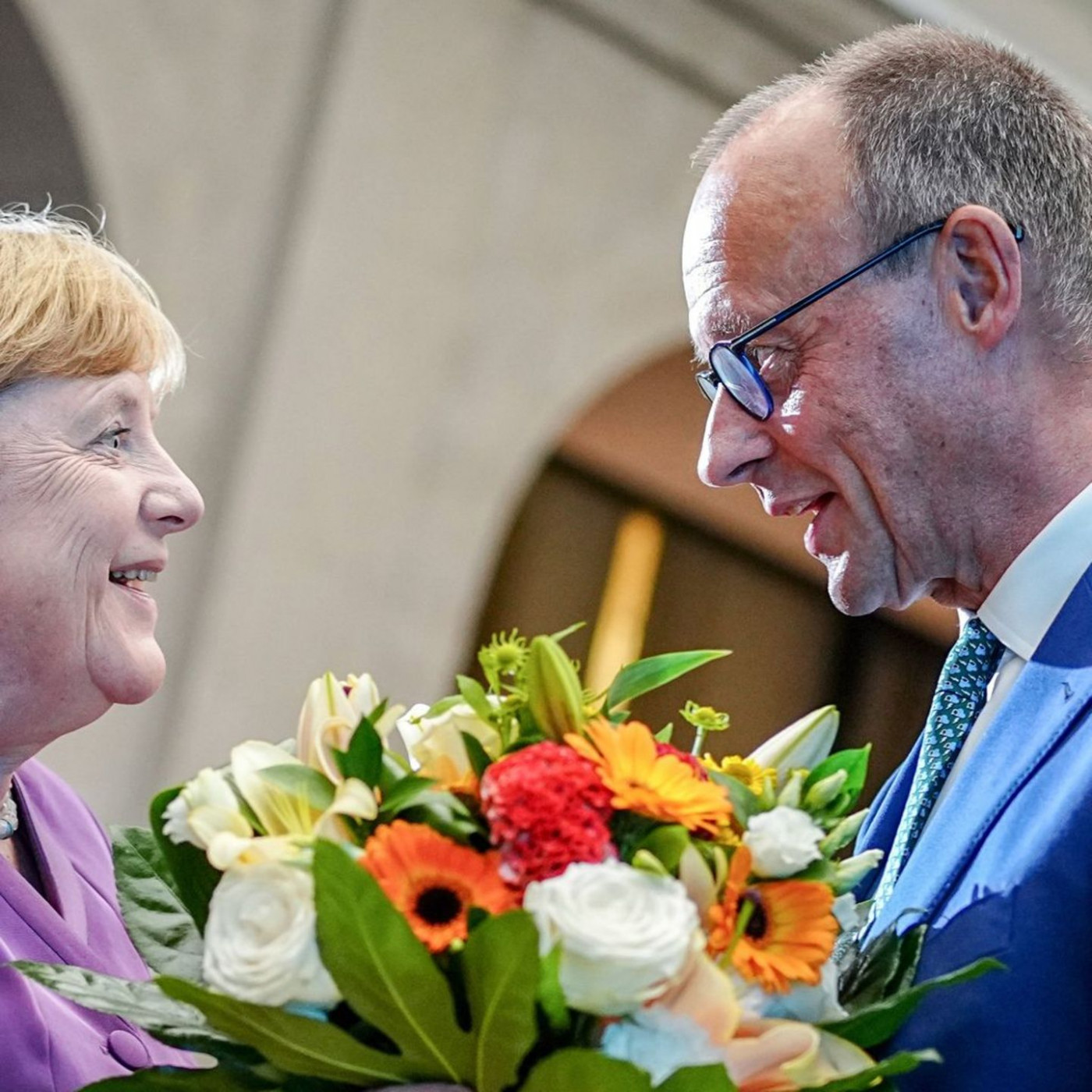 Merkel will Merz "handschriftlich" zum 70. gratulieren