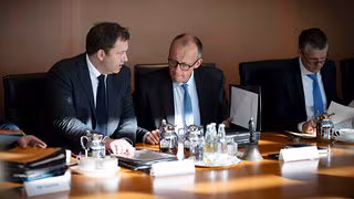 Bundesregierung beschließt erste Schritte zum Bürokratieabbau