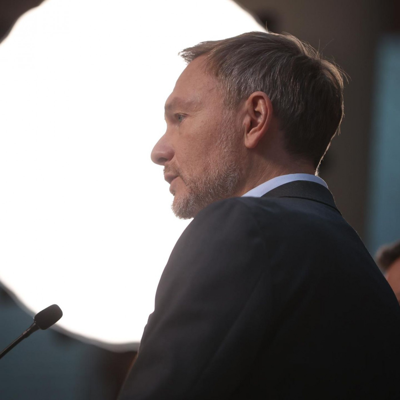 Gebrauchter Politiker verkauft gebrauchte Autos