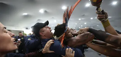 Indigene Aktivisten stürmen Gelände der Klimakonferenz – Verletzte bei Zusammenstößen