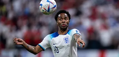 Englischer Fußballstar vertreibt Einbrecher mit Messer aus seinem Haus