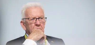 Ministerium von Winfried Kretschmann gab fast 100.000 Euro für Fotos aus