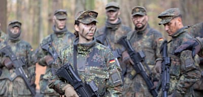 Mehrheit befürwortet verpflichtende Musterung – anders sieht es bei Bereitschaft zum Wehrdienst aus