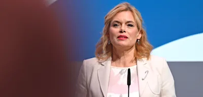 Klöckner ruft zur Verteidigung des Friedens und der Demokratie auf