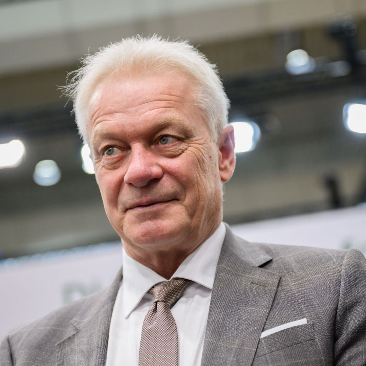 Flieger mit Minister Rainer dreht um - "technischer Defekt"