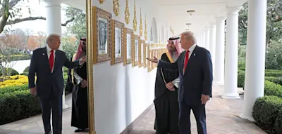 Foto von Autopen – Trump verspottet bei Besuch von saudischem Kronprinz Ex-Präsident Biden