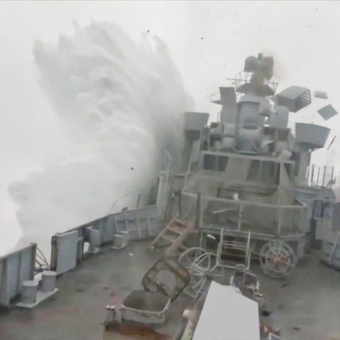 Video zeigt, wie Torpedo in Nato-Schiff einschlägt