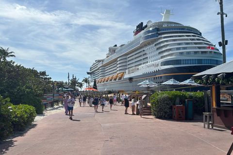 Die fahrende Traumfabrik: Disney-Druckbetankung auf der "Destiny"