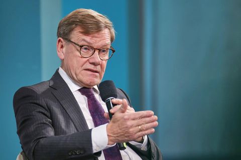 Außenminister Wadephul stellt sich erneut gegen den Kanzler