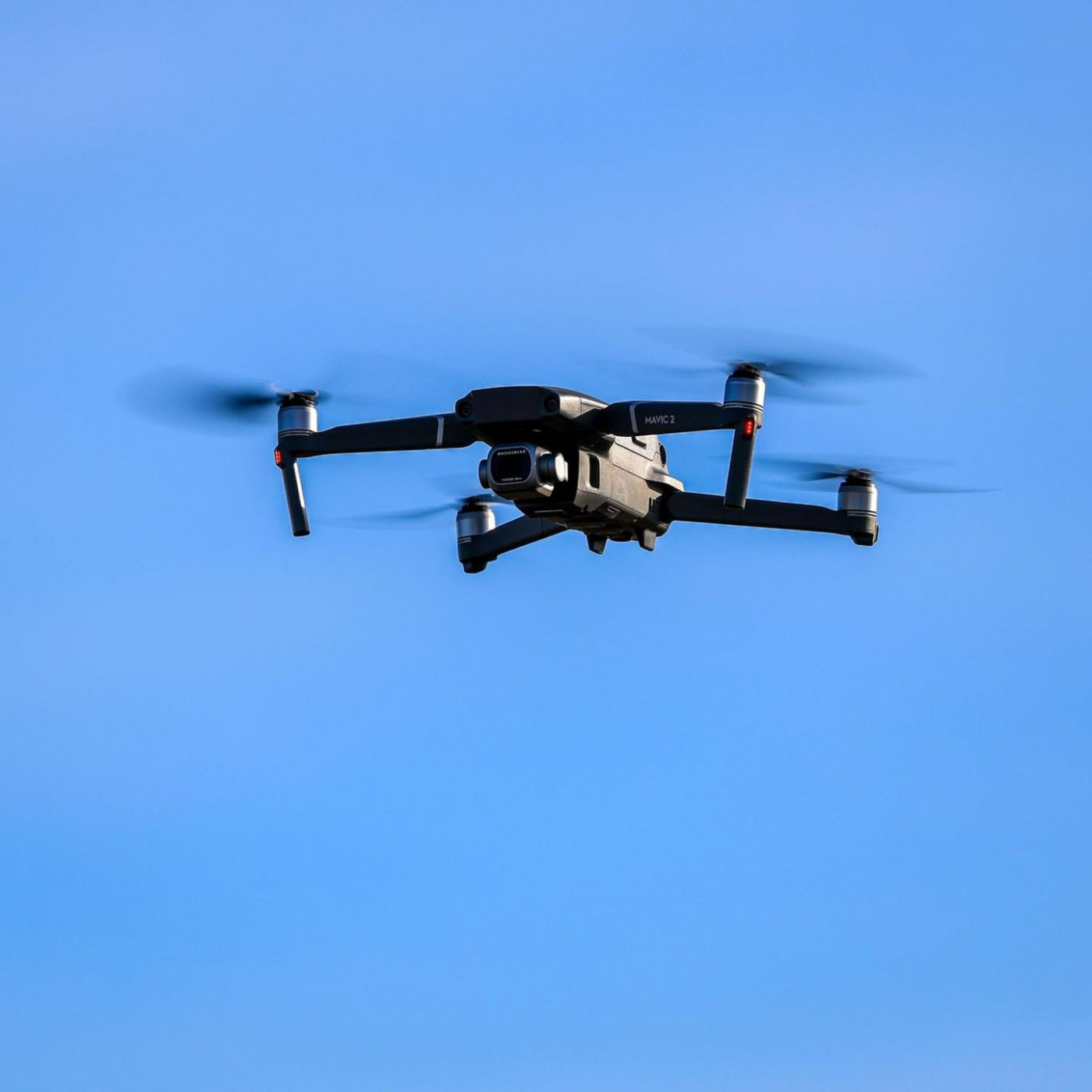 Soldaten schießen auf Drohne über Militärflugplatz in den Niederlanden