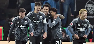 „Dann wäre hier richtig Halligalli“ – Frankfurt gewinnt Sieben-Tore-Spektakel in Köln