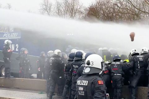 AfD-Jugend gründet sich in Gießen – begleitet von massiven Protesten